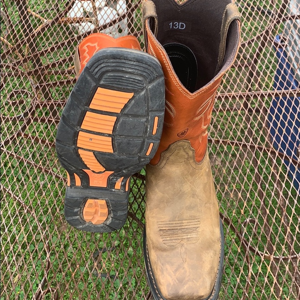 Boots - Picture 2 of 3